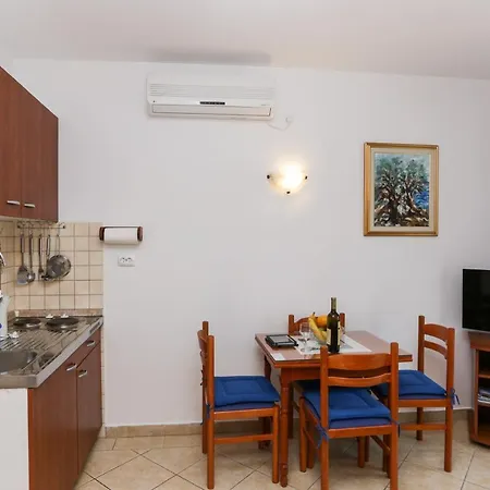 K-apartments בית הארחה 3*